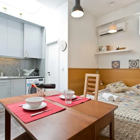 Host Wise - Cozy Quiet Flat - Trindade Station Porto