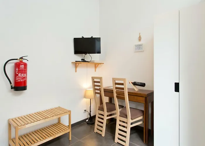 Apartament Host Wise - Cozy Quiet Flat - Trindade Station *