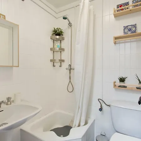 Host Wise - Cozy Quiet Flat - Trindade Station Lejlighed Porto