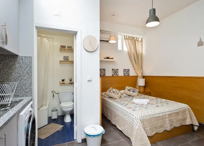 Host Wise - Cozy Quiet Flat - Trindade Station Apartment Porto