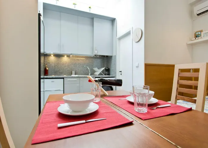 Host Wise - Cozy Quiet Flat - Trindade Station