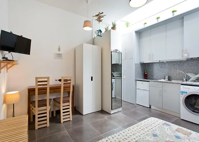 Host Wise - Cozy Quiet Flat - Trindade Station Appartamento Oporto